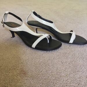 Vintage Donald J. Pliner Leather Elegant White Slingback Heels